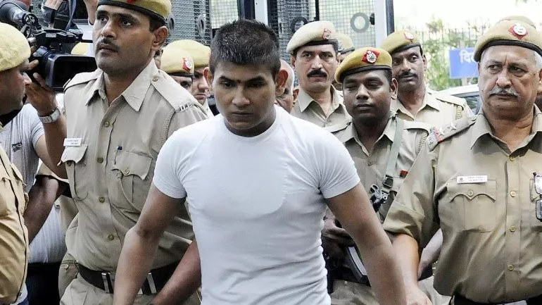 Supreme Court dismisses convict’s plea against no mercy - Sakshi