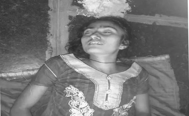 Young Girl Died In Kurnool - Sakshi