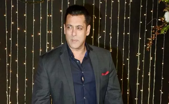 Salman Khan Says Will Not Pick Filmfare Or Any Stupid Awards - Sakshi