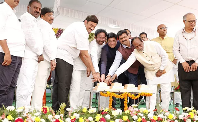 Piyush Goyal Lays Foundation Stone Of Railway Development Works - Sakshi