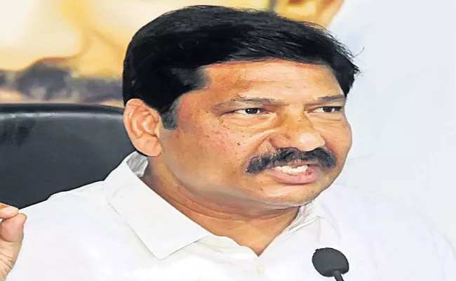 Jogi Ramesh Fires On Devineni Uma Maheswara Rao - Sakshi