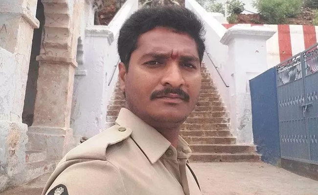 Traffic Constable Commits Suicide in SPSR Nellore - Sakshi