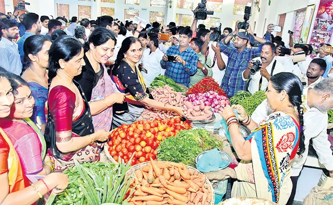 Ministers And MLAs Visits Development Works In Gajwel Pragnapur Municipality - Sakshi