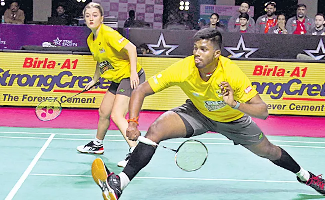 Chennai Superstars And Northeastern Warriors Entered Into Semifinals - Sakshi