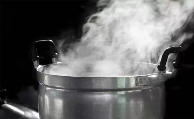 Man Pours Hot Water On Live in Partner In Madhya Pradesh - Sakshi