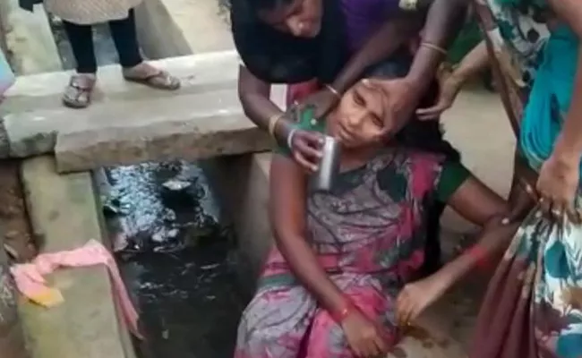 Man Attacked Wife Threw Her In Drainage Nellore District - Sakshi