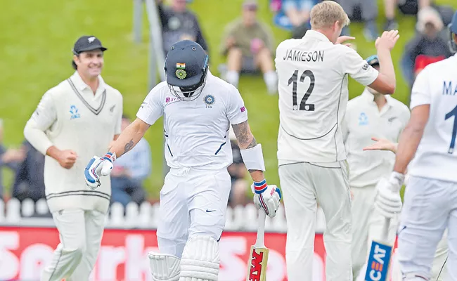 New Zealand Set India For 122/5 In First Test - Sakshi