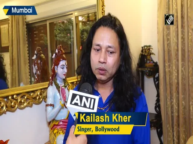 Kailash Kher Wants To Donald Trump To Dance This Song On India Visits - Sakshi