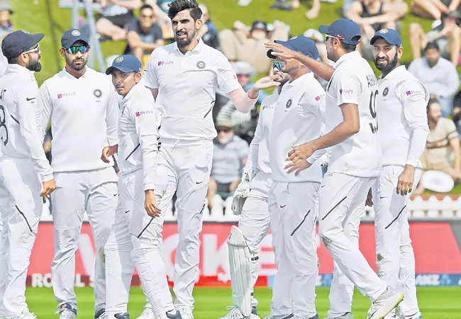 New Zealand Lead With 51 Runs In Test Match Against India - Sakshi