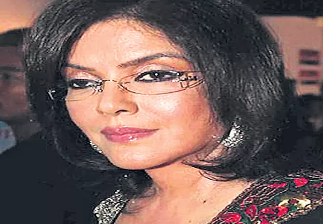 Zeenat Aman As A Kasturba Gandhi - Sakshi