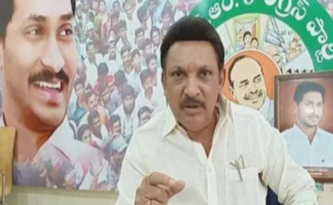 Grandi Srinivas Slams On TDP Leaders Over Nandigama Suresh Incident - Sakshi