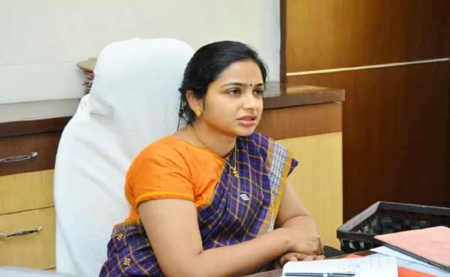 Collector Sweta Mohanty Fires on Officials Negligence - Sakshi