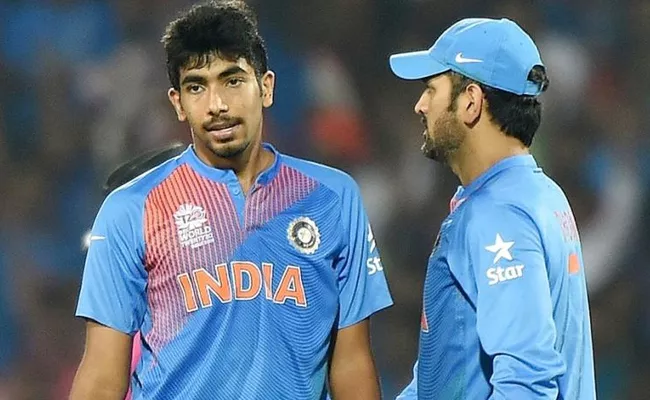 What Dhoni Advised Him on His Debut Match Says Bumrah - Sakshi