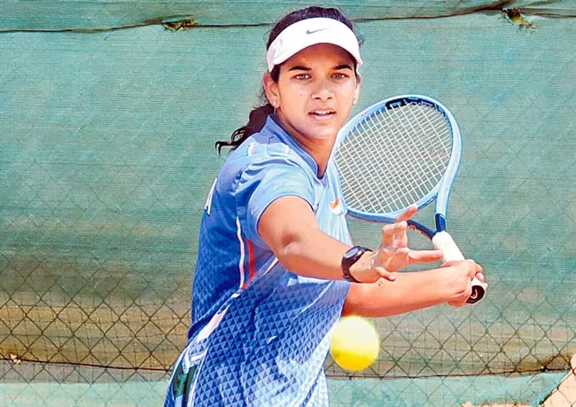 Sowjanya Bavisetti Selected to Fed Cup Asia - Sakshi