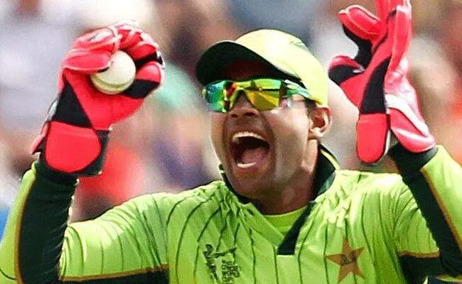 Suspended Umar Akmal Asked To Return Payment - Sakshi