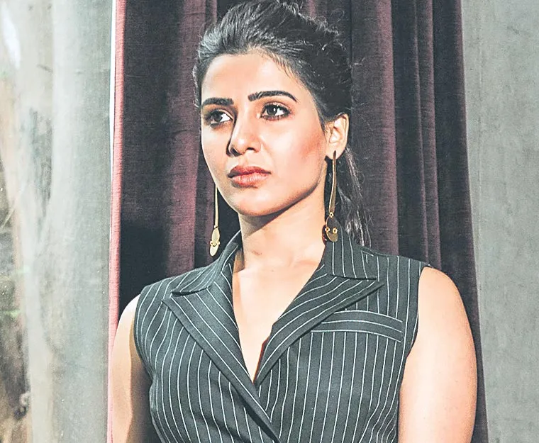 samantha completed ten years in film industry - Sakshi