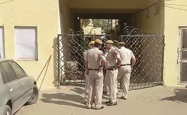 Woman And Three Daughters Found Dead In Madhya Pradesh - Sakshi