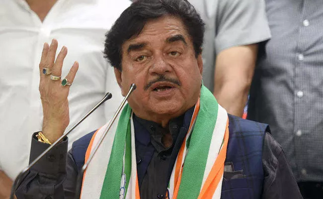 Shatrughan Sinha Salute To Pm Modi - Sakshi