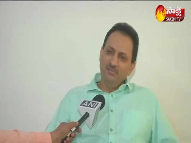 MP Hegde Clarity On Controversial Comment On Gandhi - Sakshi