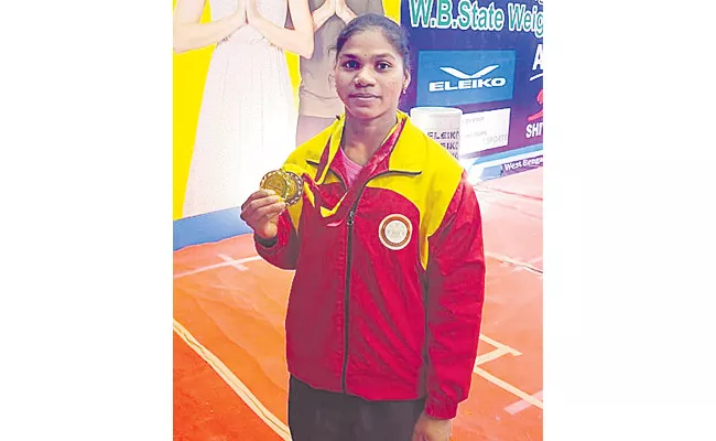 Telangana Weightlifter Priyadarshini Won Bronze Medal In Senior National Weightlifting Championship - Sakshi