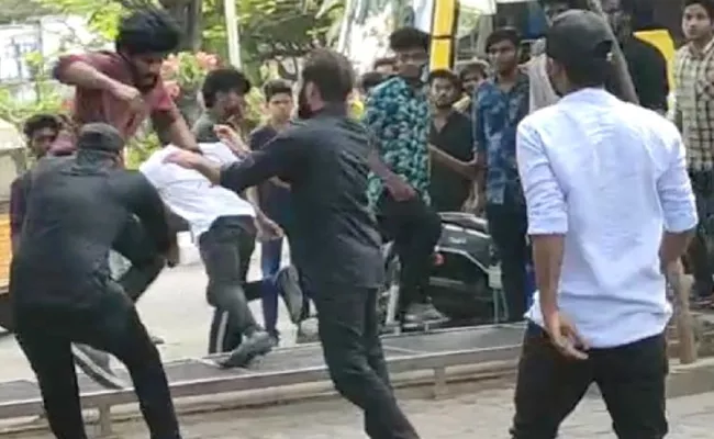 Students Fighting In SRM College In Chennai - Sakshi