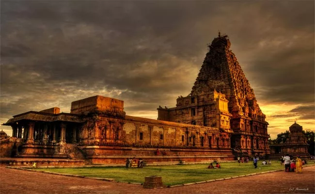 Brihadeeswarar Temple Maha Kumbabishekam In Thanjavur - Sakshi