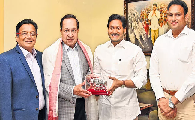 Hindu Chairman N Ram Meets CM YS Jagan Mohan Reddy - Sakshi