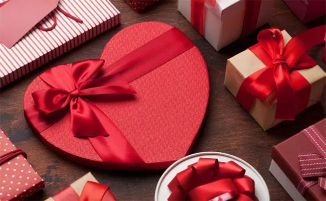 Most Popular Gifts For Valentines Day  - Sakshi