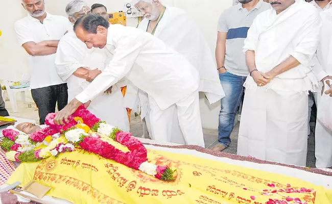 KCR Second Sister Husband Passed Away Due To Health Issue - Sakshi