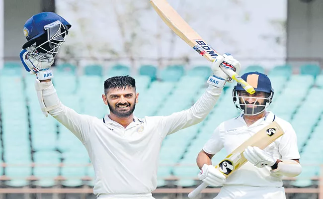 Arpit Vasavada Scored Century In Ranji Trophy Final - Sakshi