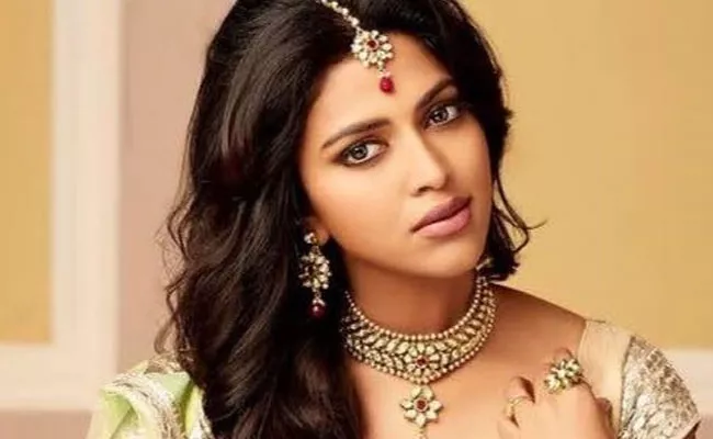 Amala Paul In Love With Singer Bhavninder Singh - Sakshi