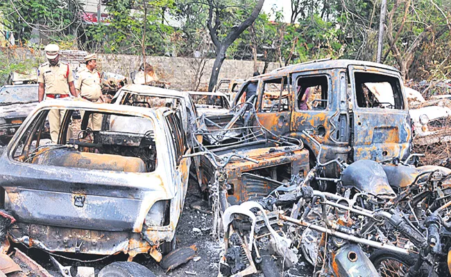 Fire Accident in Goshamahal Police Station Hyderabad - Sakshi