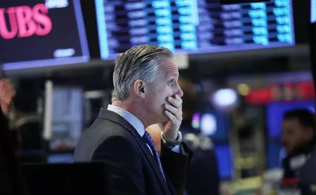 US Stocks Pause Amid Fresh Selloff - Sakshi