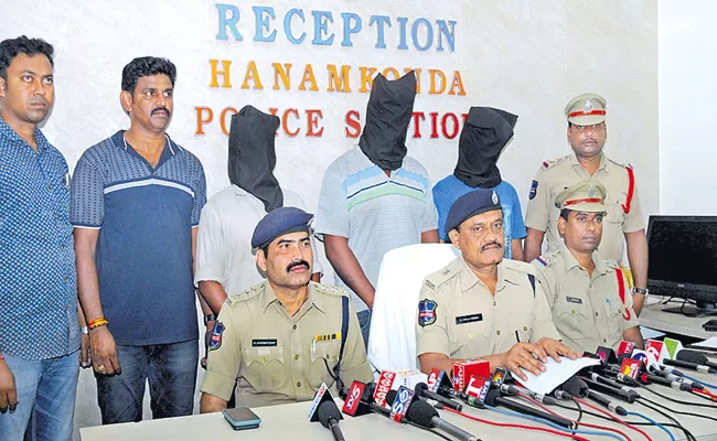 Three Arrested In Khammam Assistant Labor Officer Murder Case - Sakshi