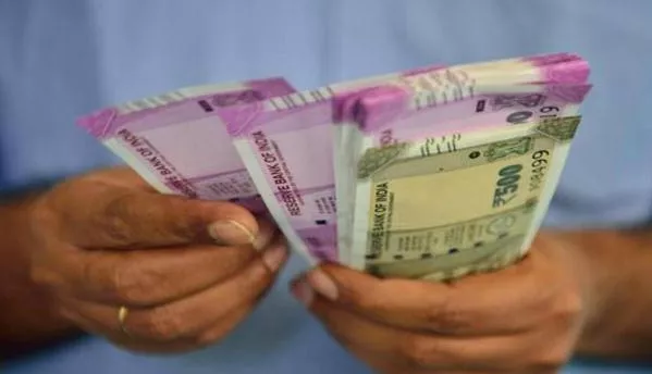 Cabinet approves 4persant increase in dearness allowance - Sakshi