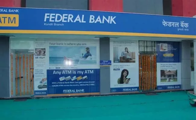 Federal Bank to invest Rs 300 crore in Yes Bank  - Sakshi