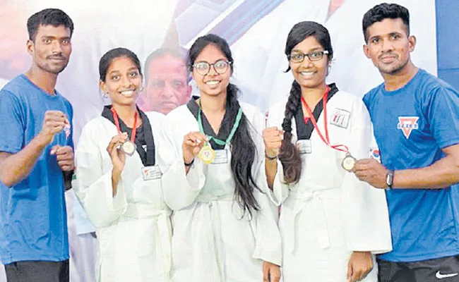 Chayanika, Darshana Wins Gold Medals In Karate Championship - Sakshi