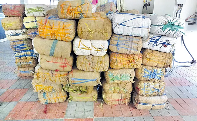 Six Members Arrested In Ganja Smuggling Case - Sakshi