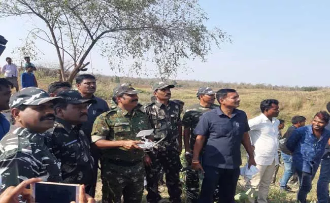 Maharashtra And Chhattisgarh Maoist Forces Entered In Peddapalli  - Sakshi