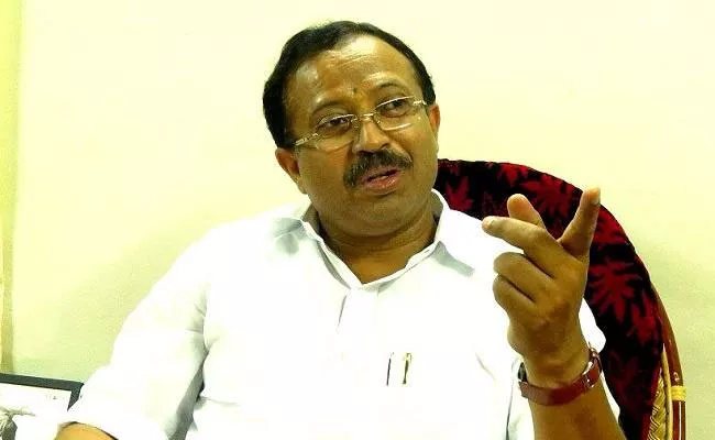 Union Minister Muraleedharan In Self Quarantine - Sakshi