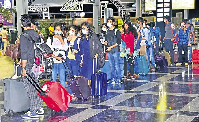 Telugu Medical students return home from Kuala Lumpur - Sakshi