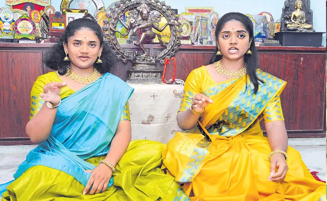 Special Story About Jangam Sisters From Vijayawada - Sakshi