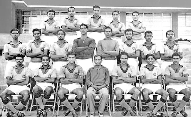 Football Legend PK Banerjee Has Passed Away - Sakshi