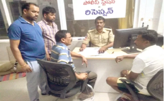 Disputes Between Principal And Lecturer In Medak - Sakshi