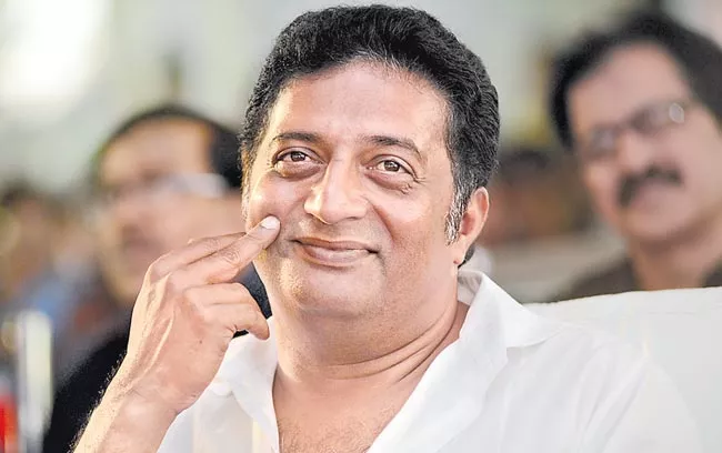 Prakash Raj pays advance salaries to His Staff - Sakshi