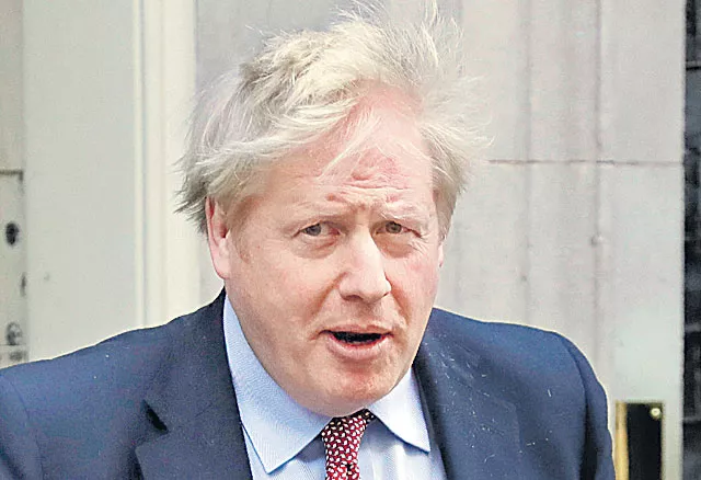 UK Prime Minister Boris Johnson tests positive for coronavirus - Sakshi