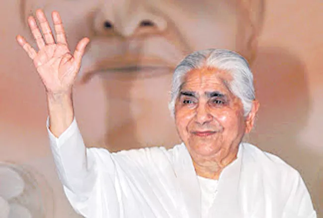 Brahmakumaris chief Dadi Janki passes away - Sakshi