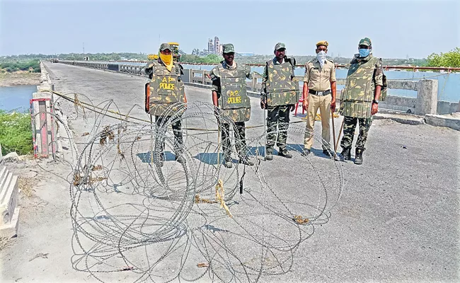 Coronavirus: Situation At AP And Telangana Border Is Became Calm - Sakshi