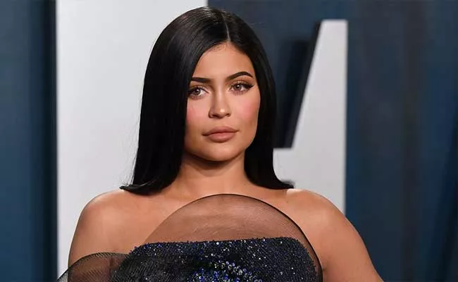 Kylie Jenner Slams Coronavirus Rumours - Sakshi