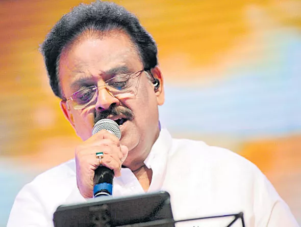 SPB And Vairamuthu come together for a song on Corona virus - Sakshi